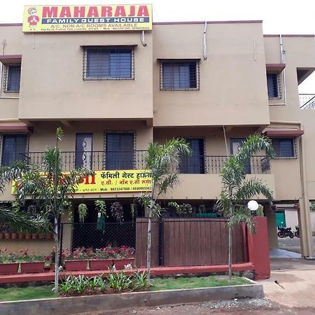 Maharaja Family Guest House Лонавла Екстер'єр фото