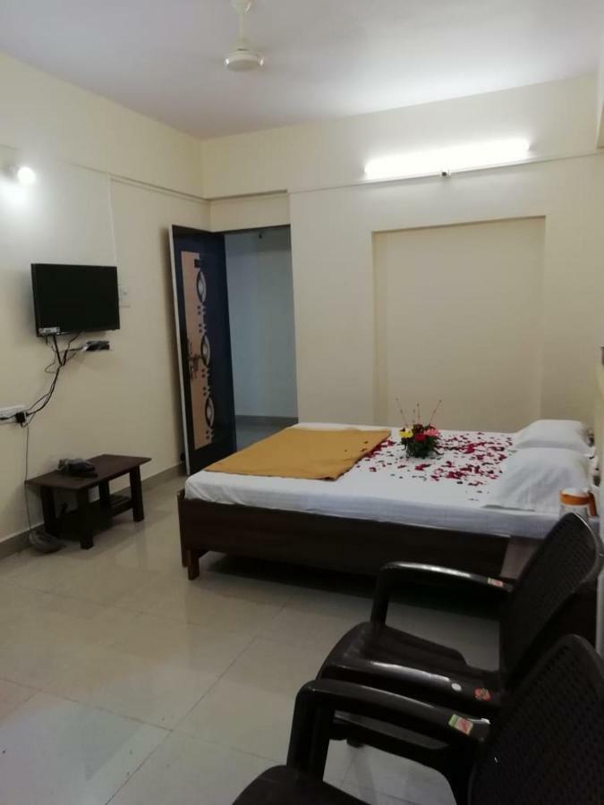 Maharaja Family Guest House Лонавла Екстер'єр фото